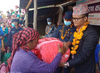 दुहुँका बाढी पहिरो पीडितलाई सोसल भोलेन्टियर्स ग्रुपको राहत