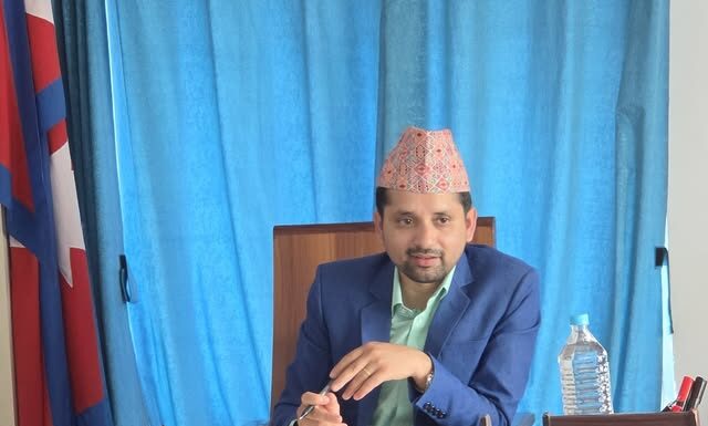 दलका प्रमुख र पत्रकारहरुसंग नयाँ सिडिओको पहिलो भेटघाट